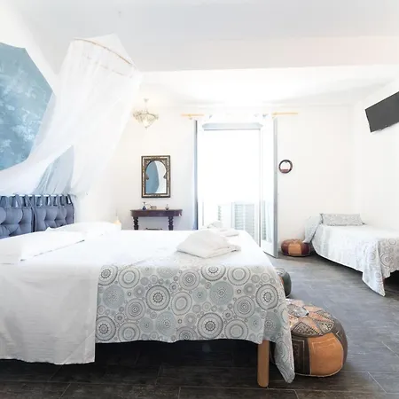 Ajamola Guest house