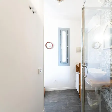 Ajamola Guest house 3*