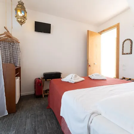 Ajamola 4* فافينانا